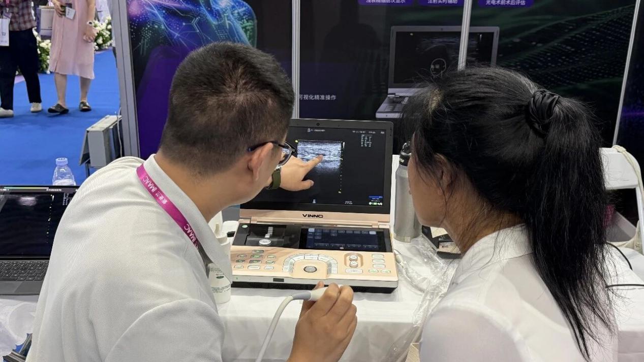 Stability: consistently clear imaging for superficial facial anatomy